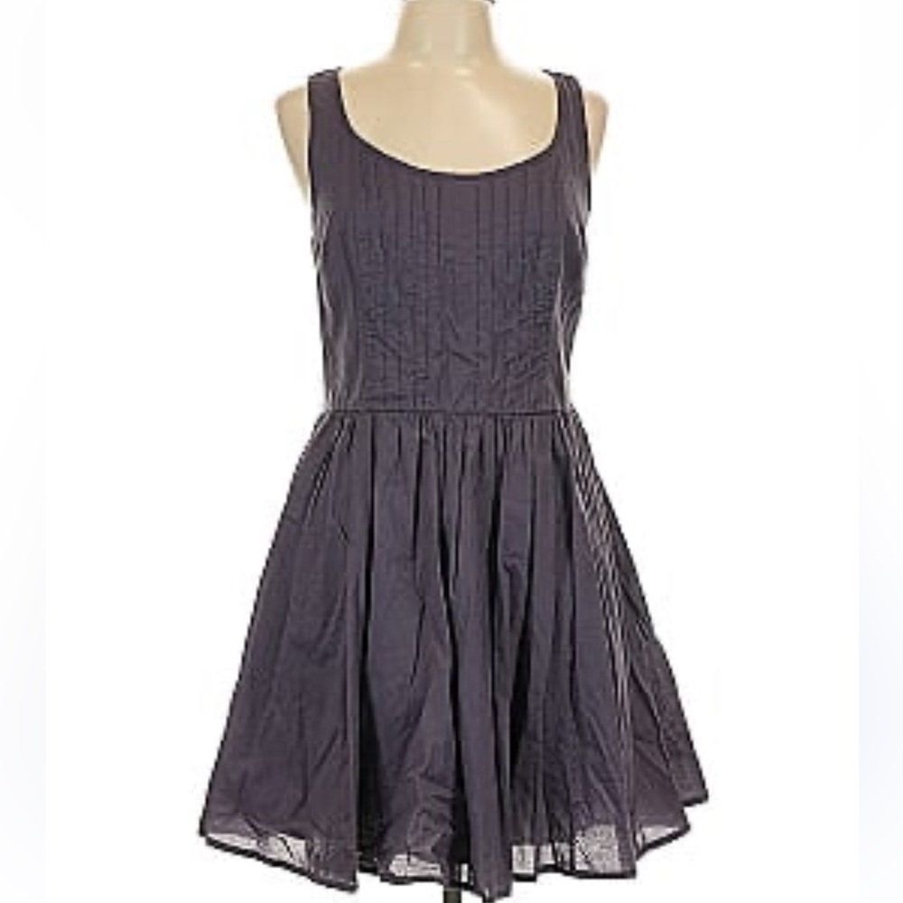 Lauren Conrad sleeveless purple/gray back lace dress size 8